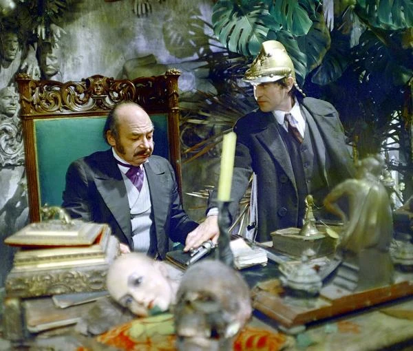 Ekranowa wersja "Sanatorium pod Klepsydrą" prowokowała i prowokuje do wielu interpretacji. Po premierze większość krytyków zarzucała reżyserowi nadmierne udosłownienie prozy Schulza i przerost scenografii. Z perspektywy lat trafniejsze jednak wydają się te recenzje, które doceniają odwagę, z jaką reżyser użył środków współczesnego kina widowiskowego do oddania znaczeń tej złożonej prozy.
