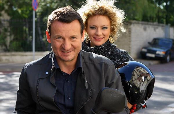 U tych samych twórców zagrała niewielką rólkę w ich kolejnym kinowym hicie - "Lejdis" (2008). Wcieliła się w Alettę, kochankę Marka, granego przez Roberta Więckiewicza.