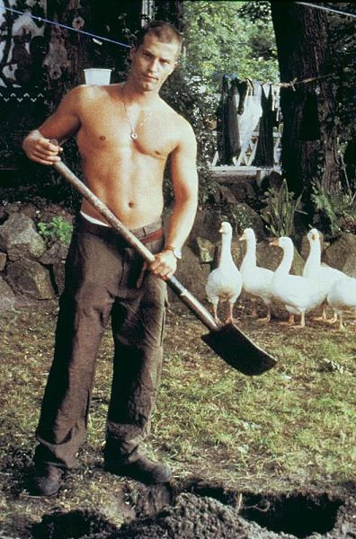 Prawdziwą furorę zrobiły dwie komedie z jego udziałem - "Der bewegte Mann" i "Maennerpension" (na zdjęciu). Krytyka dobrze przyjęła także drugoplanową rolę Schweigera w filmie "Das Maedchen Rosemarie".