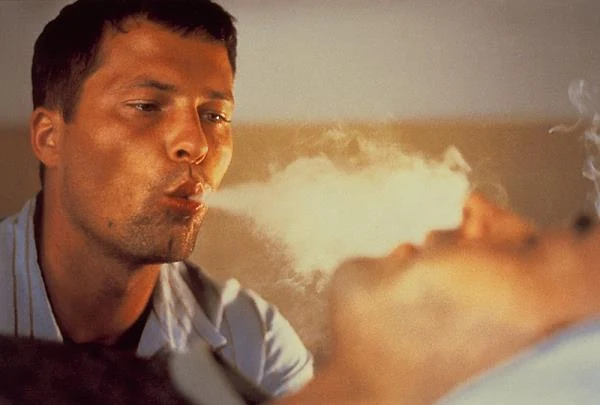 W latach 90. Schweiger zagrał także w telewizyjnym obrazie "Die Halbstarken" (z cyklu "German Classics") oraz w filmie akcji "Knockin' On Heaven's Door" (na zdjęciu) w reżyserii Thomasa Jahna, który okazałsię wielkim kasowym sukcesem w Niemczech i przy okazji był producentckim debiutem gwiazdora.

