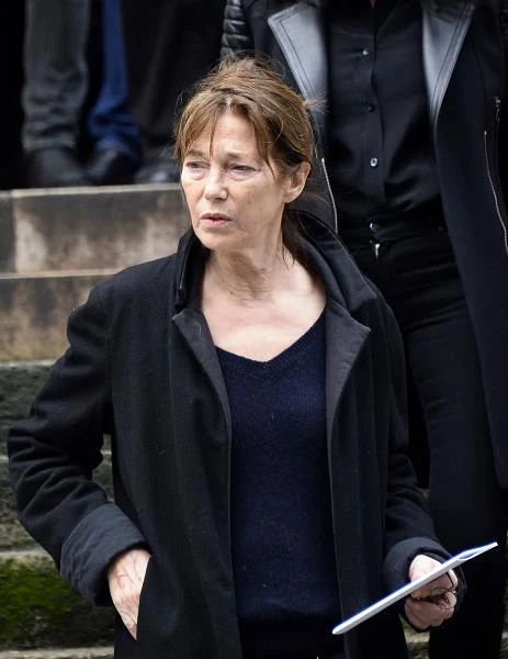 Rodzice Kate Berry rozwiedli się niespełna rok po jej urodzeniu. Jane Birkin związała się później z francuskim piosenkarzem Serge'em Gainsbourgem, który zajął się wychowaniem jej córki.