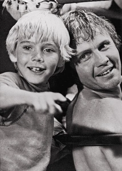 Dekadę lat 70. Voight zamknął nominowaną do Złotego Globu kreacją boksera w filmie "Mistrz" Franco Zefirellego. Voight zagrał Billy Flynna, byłego pięściarskiego czempiona, który zajmuje się tresurą koni i samotnym wychowywaniem 7-letniego syna.