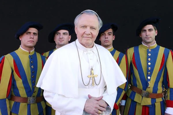 W dwuodcinkowym filmie "Jan Paweł II" (2005) - koprodukcji włoskiej telewizji publicznej RAI i amerykańskej stacji CBS we współpracy z Telewizją Polską, Voight wcielił się w postać papieża-Polaka.