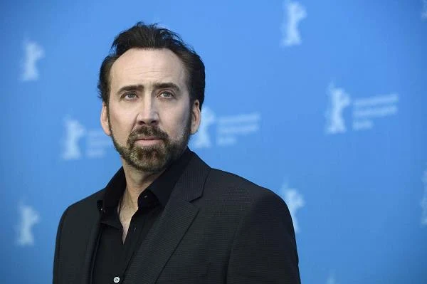 "Od zawsze chciałem być aktorem" - mówi Nicolas Cage, który 7 stycznia 2014 roku obchodzi 50. urodziny. Naprawdę nazywa się Nicolas Kim Coppola i jest bratankiem znakomitego reżysera, Francisa Forda Coppoli. Artysta realizuje po kilka filmów rocznie i choć podkreśla, że jest wybredny, jego filmografia wygląda na jeden wielki przypadek.