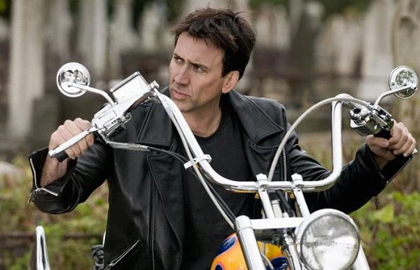 "Ghost Rider" to kolejny zły wybór i następna do kolekcji nominacja do Złotej Maliny. Według niektórych, najgorszy film od czasów "Eda Wooda". Ekranizacja kolejnego tytułu Marvela, to pełna kiczu i kiepskich dialogów produkcja. Aktor jednak tymi opiniami nie przejął się i zagrał w części drugiej...
