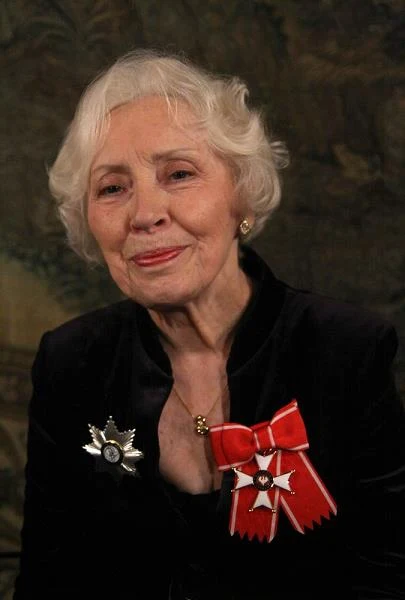 Za swój kunszt aktorski i zaangażowanie Anna Polony uhonorowana została wieloma nagrodami i odznaczeniami. Znajdują się wśród nich m.in. Złoty Krzyż Zasługi (1977), Krzyż Kawalerski (1987) i Krzyż Oficerski Orderu Odrodzenia Polski (2003) oraz Złoty Medal Gloria Artis - Zasłużony Kulturze (2005).
W 2007 roku uhonorowana została Złotym Laurem za Mistrzostwo w Sztuce i Nagrodą Stołecznego Królewskiego Miasta Krakowa za wybitne osiągnięcia artystyczne, a w 2011 Krzyż Komandorski z Gwiazdą Orderu Odrodzenia Polski - fot. Damian Klamka