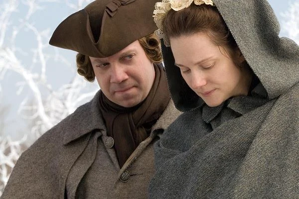 W ostatnich latach Linney coraz chętnie zaczęła występować w produkcjach telewizyjnych. W 2008 roku zagrała w miniserialu "John Adams", opowieści o wczesnych latach politycznej kariery późniejszego prezydenta USA (Paul Giamatti). Za rolę żony tytułowego bohatera - Abigail otrzymała trzecią w karierze Emmy i upragniony Złoty Glob.