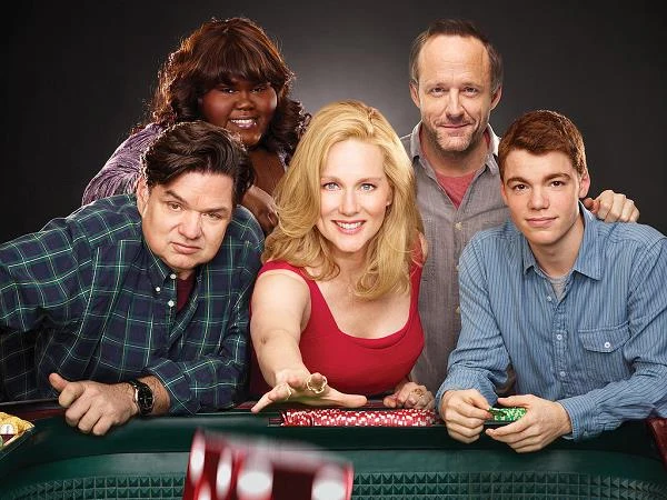 Ostatnim przebojem, w jakim możemy oglądać Linney, jest natomiast serial "Słowo na R". To opowieść o czterdziestoletniej kobiecie, która dowiaduje się, że choruje na raka, więc postanawia wykorzystać każdy pozostały jej dzień życia - zrealizować marzenia i nie tracić dobrego humoru. 
Za rolę Cathy Jamison aktorka otrzymała czwartą już Emmy i drugi Złoty Glob.