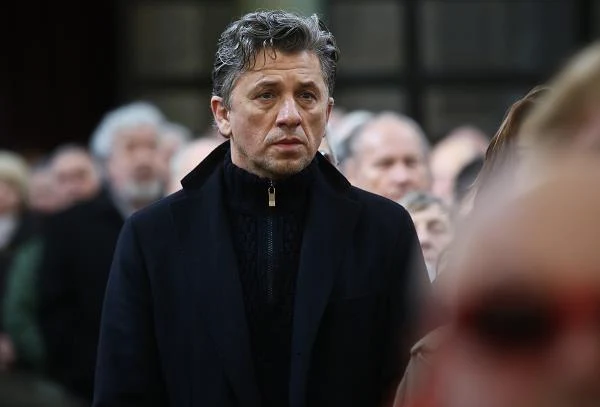 Na pogrzebie Niny Andrycz pojawił się również Janusz Józefowicz.