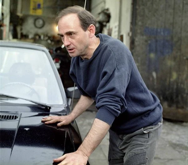 Ponadto występował w Teatrze Polskim w Poznaniu (1981-82), Słowackiego w Krakowie (1982-86), Starym Teatrze w Krakowie (1986-92). W 1992 zrezygnował ze stałego etatu w teatrze, współpracując z Teatrem Narodowym i Teatrem Studio w Warszawie oraz Starym Teatrem i Teatrem STU w Krakowie. Zajmował się również reżyserią i produkcją własnych spektakli. Od 2003 roku ponownie związał się ze Starym Teatrem w Krakowie. Jest profesorem krakowskiej PWST (na zdjęciu - w filmie 'Prywatne śledztwo").