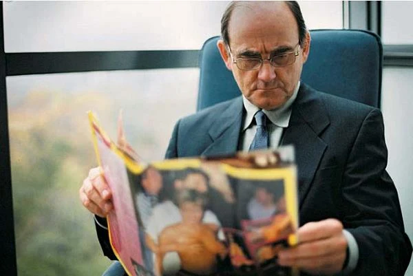 W ostatnich latach aktora oglądaliśmy głównie w spektaklach telewizyjnych. Po "Ubu królu" w kinie stworzył pamiętną drugoplanową kreację w Pręgach" (2004) Magdaleny Piekorz, wcielając się w postać redaktora kolorowego czasopisma,