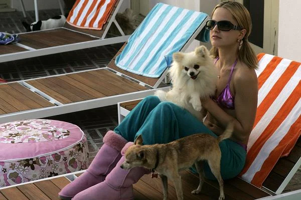 Miała także szansę stanąć przed kamerą u boku... Joanny Krupy. Wspólnie wystąpiły w filmie Scotta Caana "Psi kłopot" (2006). Miała także szansę stanąć przed kamerą u boku... Joanny Krupy. Wspólnie wystąpiły w filmie Scotta Caana "Psi kłopot" (2006).