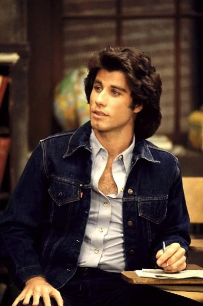 Popularność przyniósł Travolcie serial "Welcome back, Kotter" (1795 roku). Na wielkim ekranie pojawił się rok później w horrorze "Carrie" Briana de Palmy.