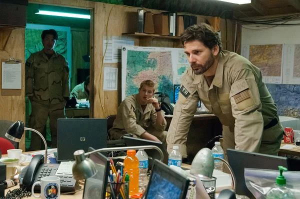 Eric Bana w scenie z filmu "Ocalony"