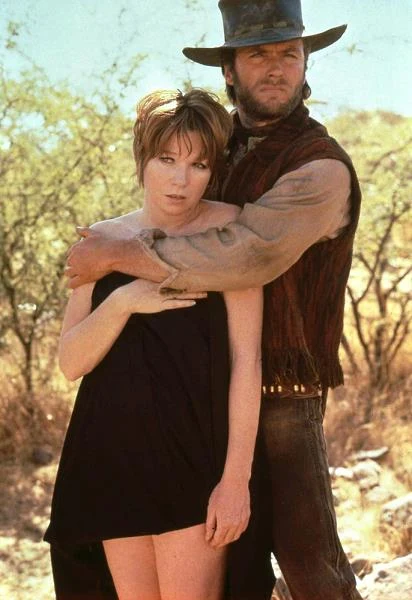 O tym, że niestraszny jest jej Dziki Zachód, udowodniła w westernie "Dwa muły dla siostry Sary" (1970), gdzie u boku Clinta Eastwooda wcieliła się w postać... zakonnicy.