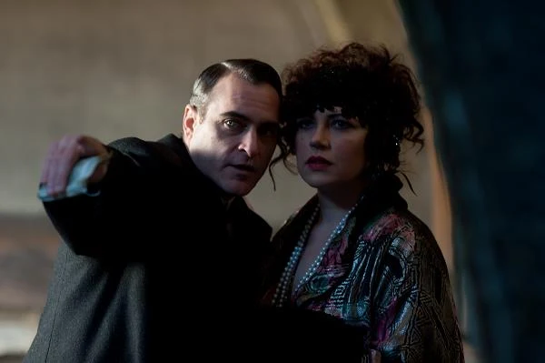 Joaquin Phoenix i Dagmara Domińczyk w filmie "Imigrantka" (2013)