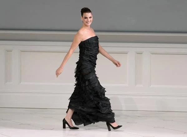 W 2006 roku Evangelista urodziła synka. Dopiero pięc lat później ujawniła, że ojcem dziecka jest milioner François-Henri Pinault, obecny mąż aktorki Salmy Hayek.