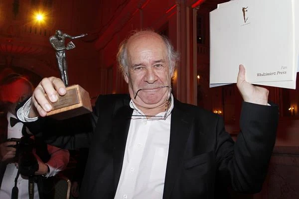 W 2012 roku aktor otrzymał prestiżową nagrodę teatralną "Feliksa Warszawskiego" za najlepszą drugoplanową rolę męską w spektaklu "Udręka życia" w reżyserii Jana Englerta w Teatrze Narodowym w Warszawie. "Przyznam, że choć grałem w wielu sztukach, to tak dobrego tekstu dramatycznego na ten temat nie spotkałem" - powiedział o tym przedstawieniu Włodzimierz Press.