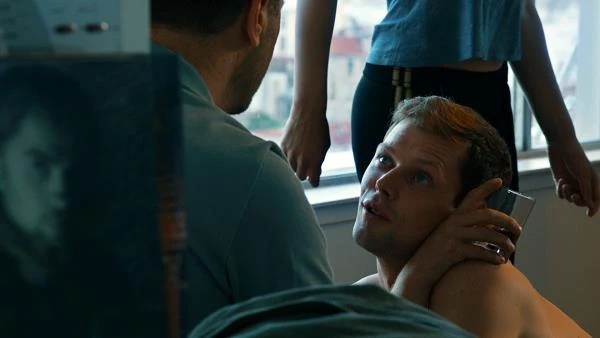 Kadr z filmu "Eastern Boys"