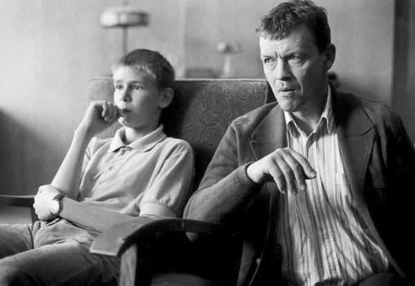 Najważniejszą rolą Frycza z tego okresu jest postać Andrzeja Winklera w "Pręgach" - wstrząsającym obrazie Magdaleny Piekorz (2004). Aktor zagrał sadystycznego ojca, który kocha syna, ale nie potrafi mu okazać miłości, znęca się nad nim psychicznie i fizycznie- czytamy w portalu Culture.pl.