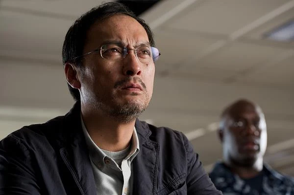 Ken Watanabe w scenie z filmu "Godzilla"