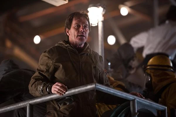 Bryan Cranston w scenie z filmu "Godzilla"