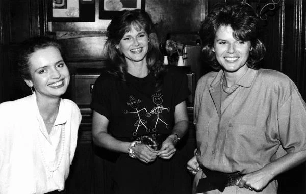 Pierwsze kroki w telewizji stawiała w 1983 roku u boku Włodzimierza Szaranowicza w programie "Sportowa niedziela". Pracowała w dziale literackim Teatru Telewizji, a pomogło jej w tym wykształcenie, bowiem studiowała Wiedzę o Teatrze w Akademii Teatralnej w Warszawie. Po Teatrze Telewizji przyszedł czas na TVP 2, w której pracuje do dziś (na zdjęciu z Jolantą Fajkowską i Alicją Resich-Modlińską) - fot. Zenon Zyburotwicz