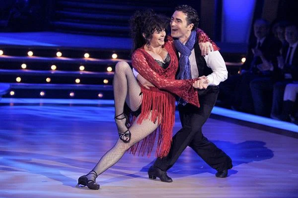 W kolejnej edycji show jego partnerką była pisarka Katarzyna Grochola. Para zakończyła występ na wysokiej, 3. pozycji, ustępując parkietu tylko Katarzynie Glince w duecie ze Stefano Terrazzino i Julli Kamińskiej, z którą tańczył Rafał Maserak.