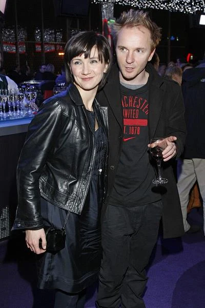 Życie osobiste nie najlepiej ułożyło się aktorce. W 2004 roku Ilona Ostrowska wyszła za mąż za aktora i reżysera Jacka Borcucha. Para rozwiodła się jednak w 2012 roku. Mają jedną córkę. Jacek Borcuch związał się z Olgą Frycz.