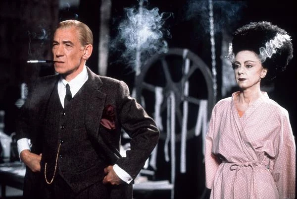 Za rolę homoseksualnego reżysera Jamesa Whale'a w "Bogach i potworach" Billa Condona z 1998 roku McKellen otrzymał pierwszą w karierzę nominację do Oscara.