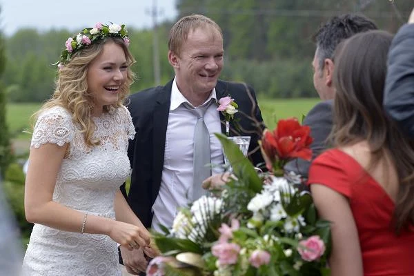Na wesele Uli i Darka widzowie serialu "To nie koniec świata!" zostaną zaproszeni przed telewizory 29 maja, w dniu emisji finałowego 26 odcinka.