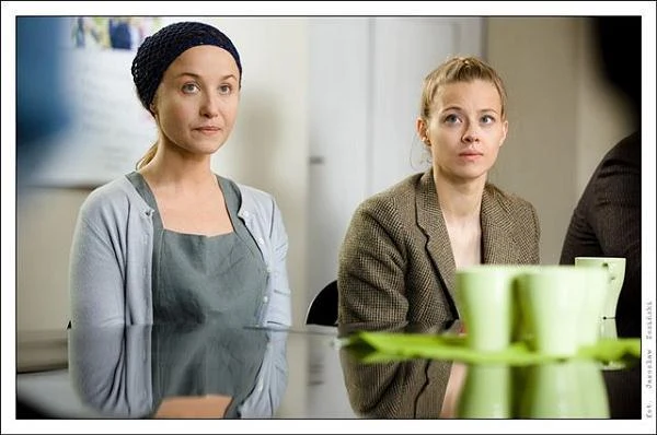 W 2011 roku Muskała wystąpiła w serialu TVP "Głęboka woda", gdzie wcieliła się w pracownicę Ośrodka Pomocy Społecznej. - To dziewczyna bardzo zagubiona i niedzisiejsza. Kiedyś była w zakonie; obecnie jest w ciąży. Pracę w ośrodku pomocy społecznej traktuje jako powołanie - aktorka mówiła o swojej bohaterce - fot. Marta Juras W 2011 roku Muskała wystąpiła w serialu TVP "Głęboka woda", gdzie wcieliła się w pracownicę Ośrodka Pomocy Społecznej. - To dziewczyna bardzo zagubiona i niedzisiejsza. Kiedyś była w zakonie; obecnie jest w ciąży. Pracę w ośrodku pomocy społecznej traktuje jako powołanie - aktorka mówiła o swojej bohaterce - fot. Marta Juras