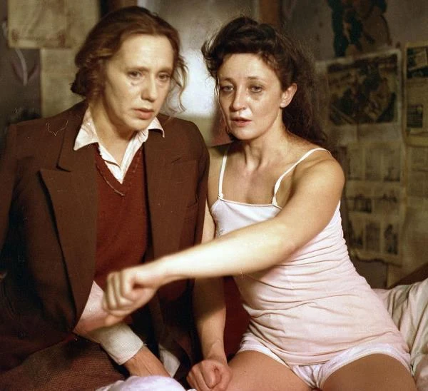 "Rok spokojnego słońca" (1984) to najwiekszy międzynarodowy sukces Zanussiego, którzy nagrodzony został za ten obraz Złotymi Lwami na festiwalu w Wenecji. W głównej roli ponownie oglądaliśmy Maję Komorowską (L).