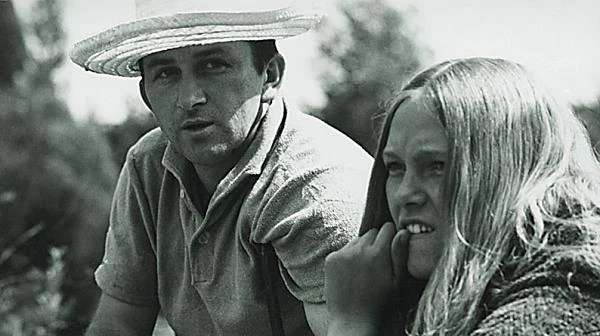 Na dużym ekranie zadebiutowała już w czasie studiów, w filmie "Skok" Kazimierza Kutza z 1967 r., w którym występowali również Daniel Olbrychski i Marian Opania.