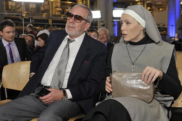 Jerzy Kamas i Agnieszka Wosińska na planie serialu "Klan" (2010)