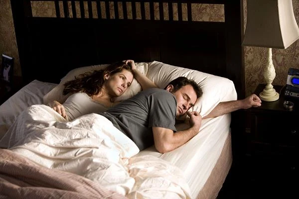 Sandra Bullock I Julian McMahon w filmie "Przeczucie" (2007)