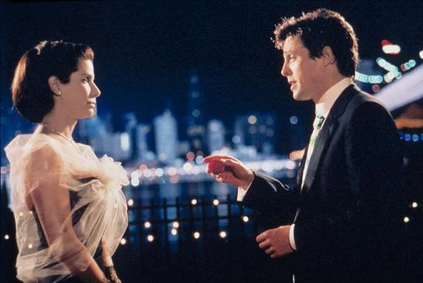 Sandra Bullock i Hugh Grant w filmie "Dwa tygodnie na miłość" (2002)