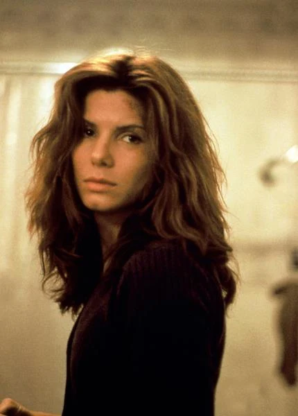 Sandra Bullock w filmie "System" (1995)
