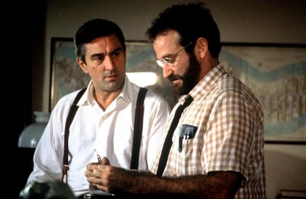 Z Robertem De Niro w "Przebudzeniach" Penny Marshall, opartej na prawdziwych wydarzeniach opowieści o lekarzu, który za pomocą eksperymentalnego leku przywracał do świadomości pogrążonych w śpiączce pacjentów.