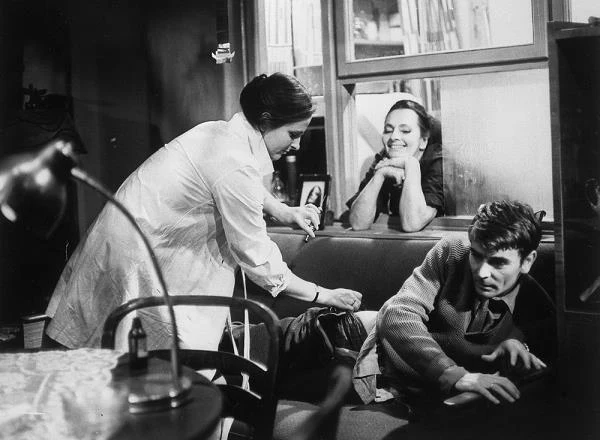 Wajda docenił kreację Olbrychskiego, publiczności podobał się występ Hanny Skarżanki, która za rolę żony głównego bohatera otrzymała w 1970 roku nagrodę dla najlepszej aktorki drugoplanowej na Lubuskim Lecie Filmowym w Łagowie. 
