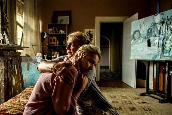 Joanna Orleańska i Ewa Wiśniewska w scenie z filmu "Zbliżenia", fot. Adam Golec