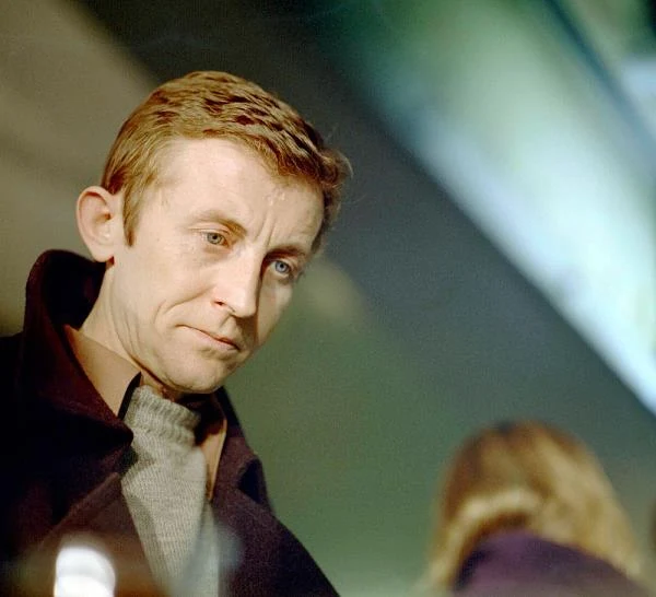 Po debiucie u Kutza Linde-Lubaszenko wystąpił w filmach Stanisława Lenartowicza "Upiór" (1967) i "Martwa fala" (1970). Dużą popularność przyniosła mu rola doktora Bognara w serialu "Układ krążenia" (1977) - na zdjęciu. W ciągu kolejnej dekady zagrał m.in. w "Kontrakcie" (1980) Krzysztofa Zanussiego i "Kobiecie z prowincji" (1985) Andrzeja Barańskiego.