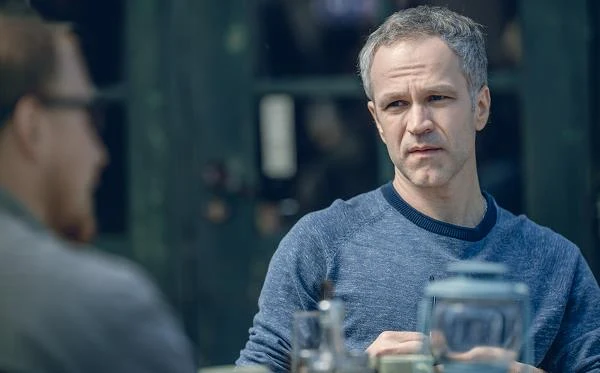 Radosław Pazura w serialu "Zbrodnia" - fot. Jarosław Sosiński / AXN CE Radosław Pazura w serialu "Zbrodnia" - fot. Jarosław Sosiński / AXN CE