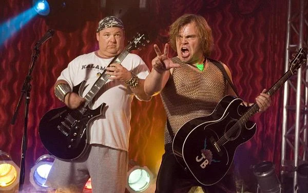 W komedii muzycznej "Tenacious D: Kostka Przeznaczenia" aktor wystąpił wraz z Kylem Gassem, z którym w rzeczywistości tworzy tytułowy zespół. Panowie grają razem od 1994 roku (poznali się dziewięć lat wcześniej) i mają na koncie kilka płyt.