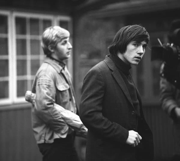 Debiutował ponurymi rolami. W telewizji w serialu "Droga" (1973) jest autostopowiczem z nożem w kieszeni, rok później w filmie "Zapis zbrodni" (na zdjęciu) wciela się w postać zabójcy taksówkarza. Tak przekonująco, że przez wiele lat kierowcy bali się brać go jako pasażera.

