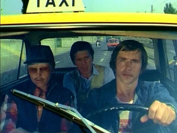 Serca milionów polskich telewidzów podbił rolą Jacka Żytkiewicza w kultowym serialu Stanisława Barei "Zmiennicy".