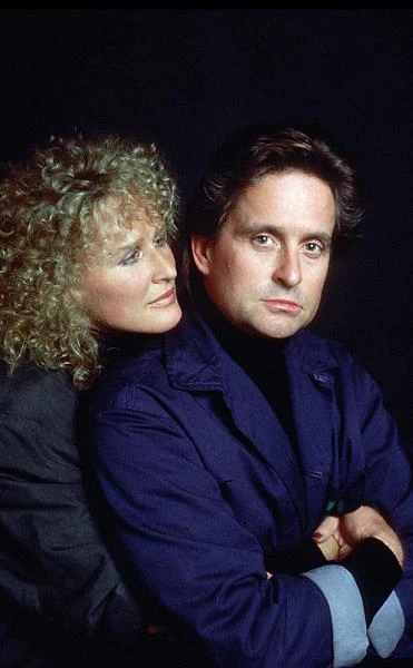 Prawdziwym przełomem był dla niego 1987 rok, kiedy na ekran weszły dwa filmy ze znakomitymi kreacjami Douglasa: "Fatalne zauroczenie" Adriana Lyne'a (na zdjęciu) i "Wall Street" w reżyserii Olivera Stone'a.