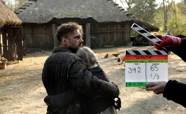 Arkadiusz Jakubik na planie filmu "Wołyń" - fot. Krzysztof Wiktor / Film it