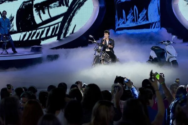 Kuba Molęda jako Morten Harket