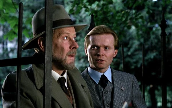 Władysław Kowalski  i Michał Bajor w filmie "Medium" - fot. KinoRP